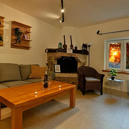 My Casa Vento - Spacious House With Garden, Bbq And Parking Пореч
