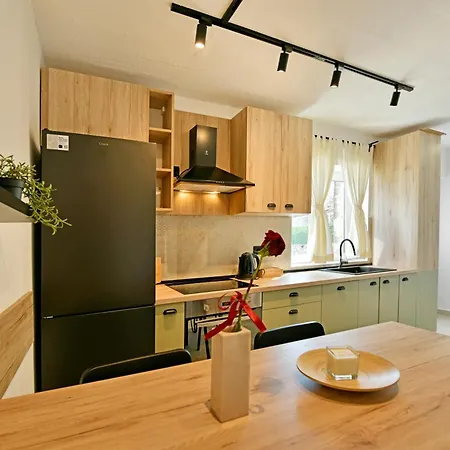 Дом отдыха My Casa Vento - Spacious House With Garden, Bbq And Parking *