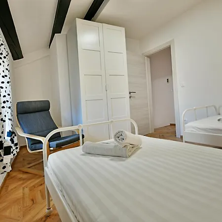 Ferienhaus My Casa Vento - Spacious House With Garden, Bbq And Parking Poreč